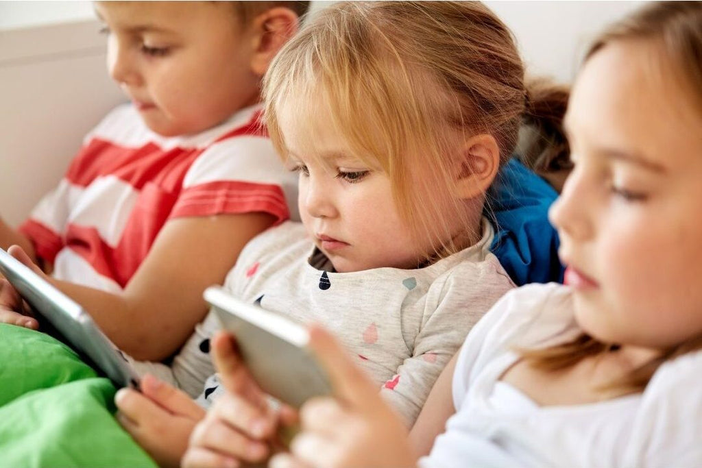 Bambini e smartphone: mamme, papà, non mollate!